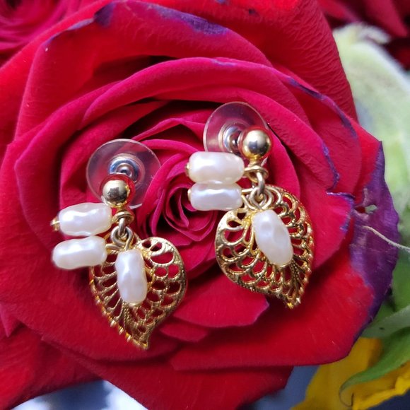 Avon Gold Leaf & Faux Pearl Bead Earrings - Picture 6 of 6